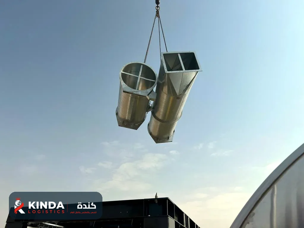 رفع أجزاء المعمل بالرافعة